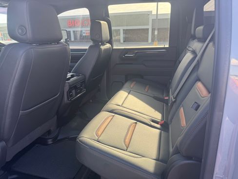 Used 2024 GMC Sierra 2500 AT4 w/ AT4 Premium Plus Package AWD/4WD image 6