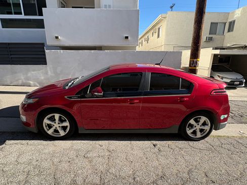 Used 2013 Chevrolet Volt Premium w/ Premium Trim Package image 4