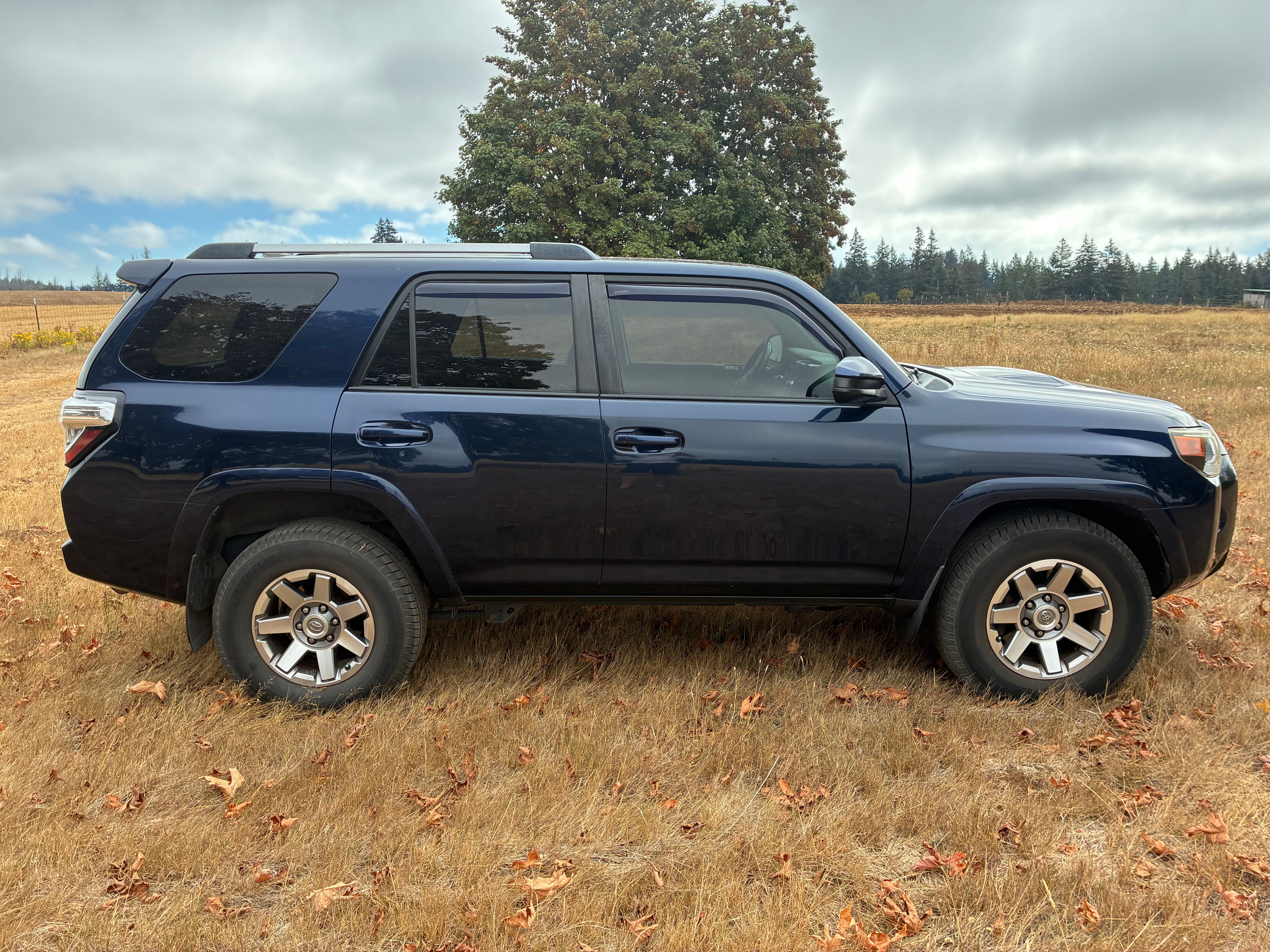 Used 2014 Toyota 4Runner Trail AWD/4WD image 10