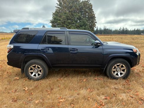Used 2014 Toyota 4Runner Trail AWD/4WD image 10