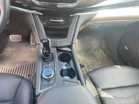 Used 2023 Cadillac XT6 Sport w/ LPO, ONYX Package image 12