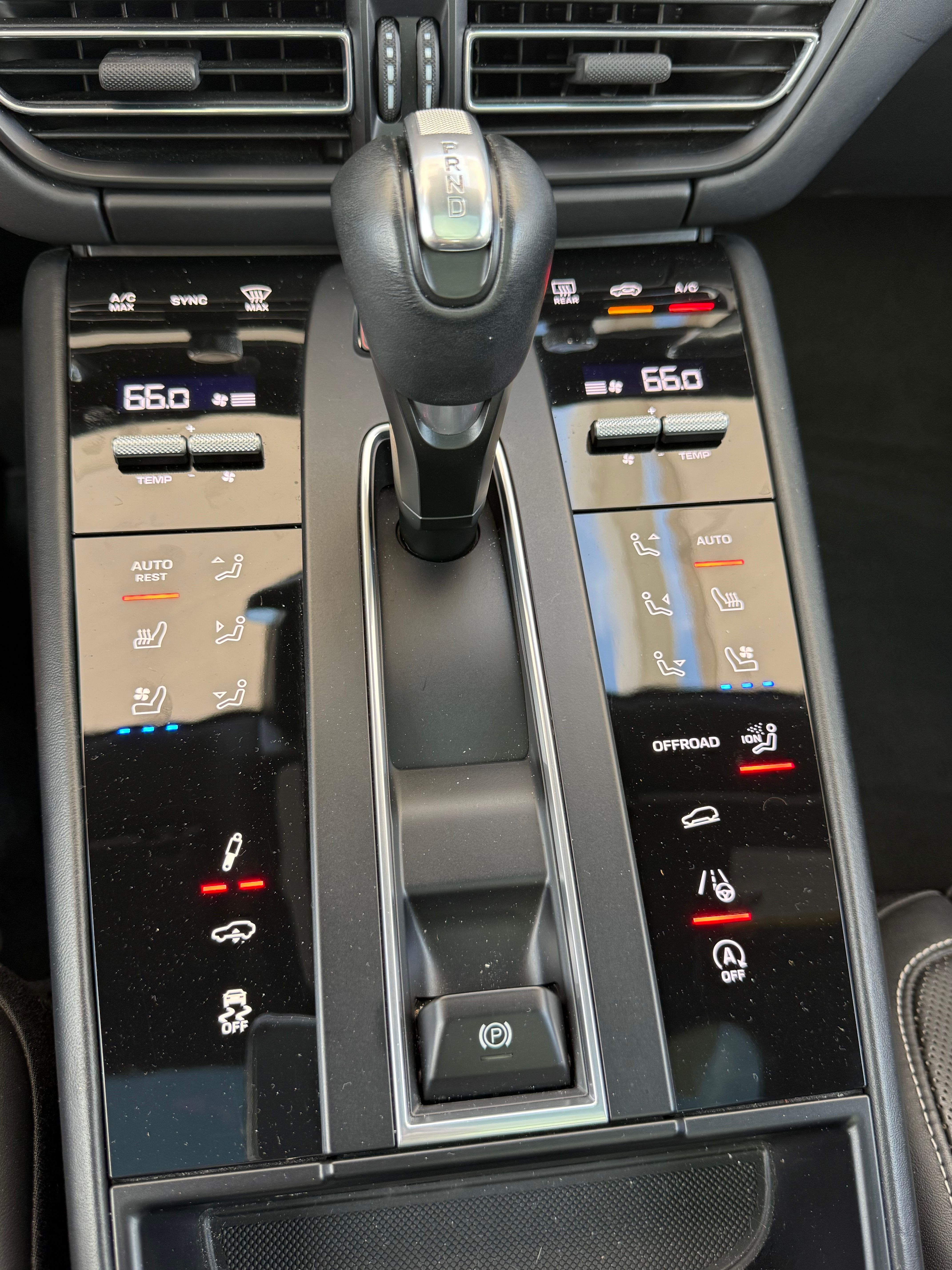 Used 2022 Porsche Macan S AWD/4WD image 25