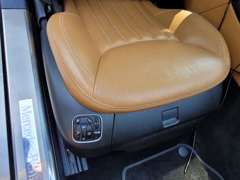 Used 2012 Mercedes-Benz SL 550 image 22