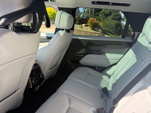 Used 2024 Land Rover Range Rover Sport SE image 5
