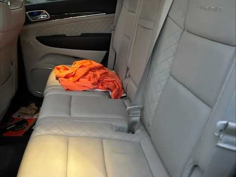 Used 2018 Jeep Grand Cherokee Summit image 6