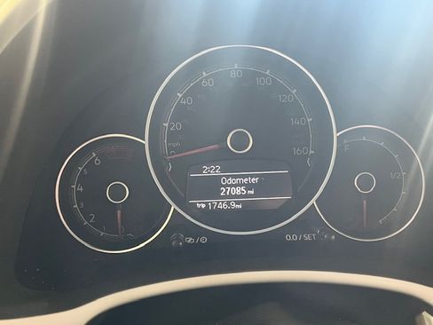 Used 2019 Volkswagen Beetle 2.0T SE image 14