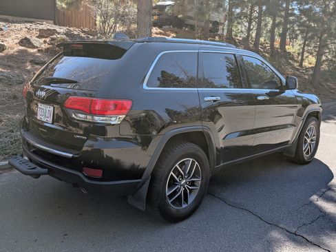 Used 2018 Jeep Grand Cherokee Limited w/ Trailer Tow Group IV image 4