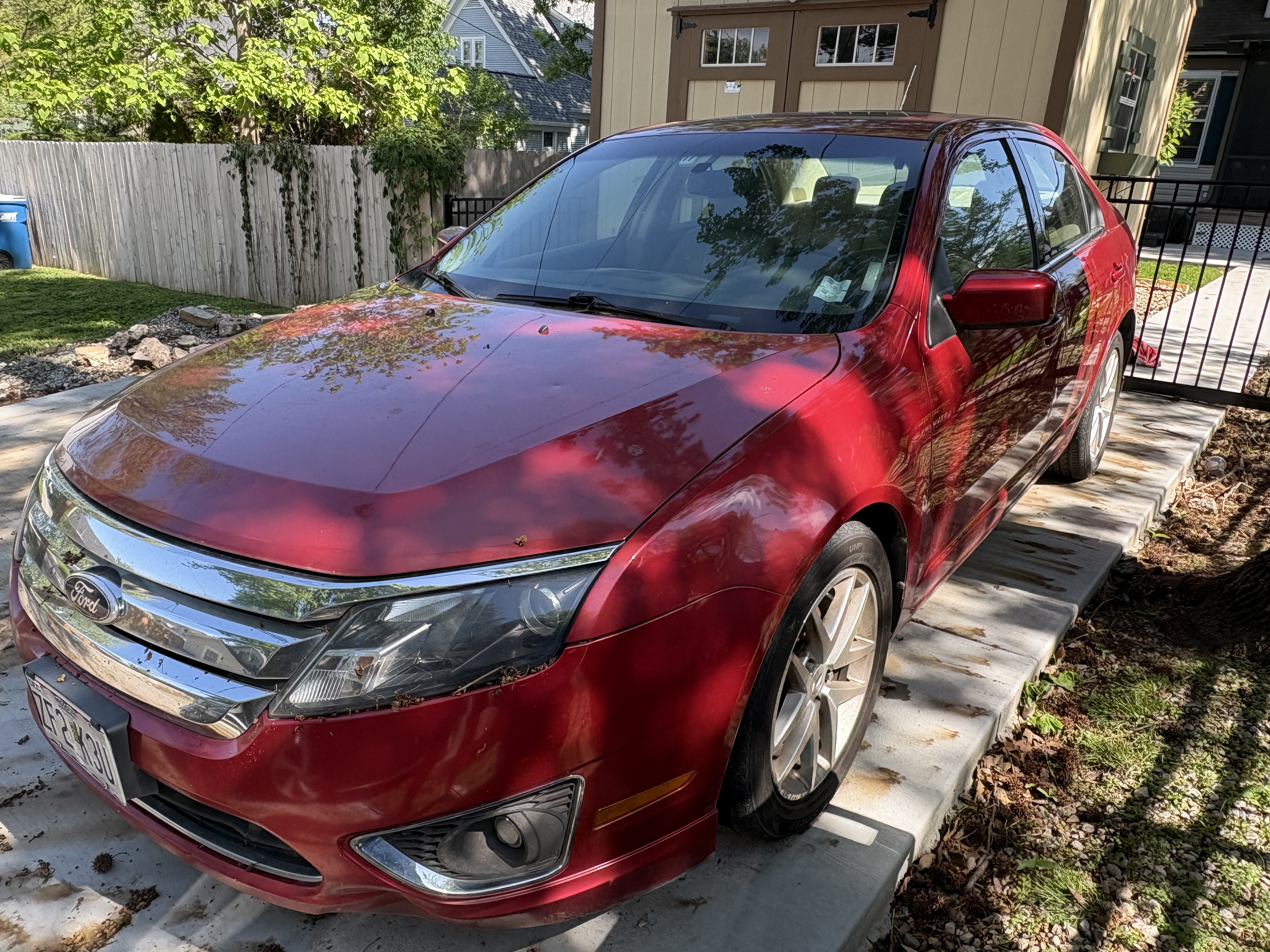 Used 2010 Ford Fusion SEL FWD image 2