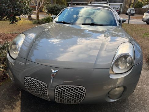 Used 2006 Pontiac Solstice Convertible w/ Premium Package RWD image 8