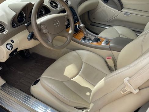 Used 2008 Mercedes-Benz SL 550 image 2