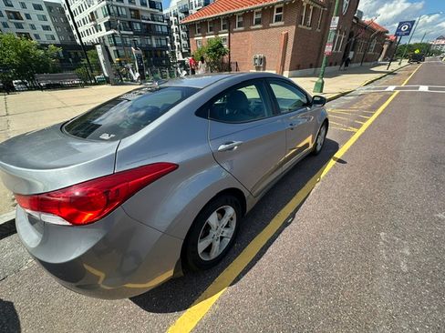 Used 2013 Hyundai Elantra GLS w/ Preferred Pkg FWD image 10