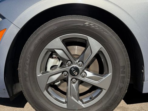 Used 2021 Kia K5 LXS image 10