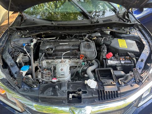 Used 2017 Honda Accord Sport image 5