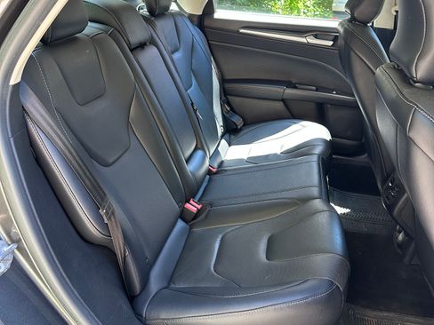 Used 2018 Ford Fusion Titanium FWD image 8