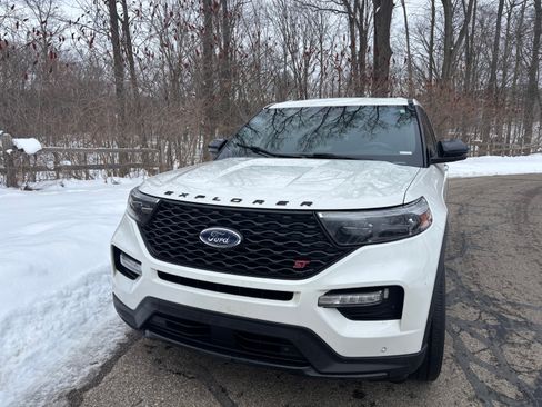 Used 2022 Ford Explorer ST w/ Equipment Group 401A image 2