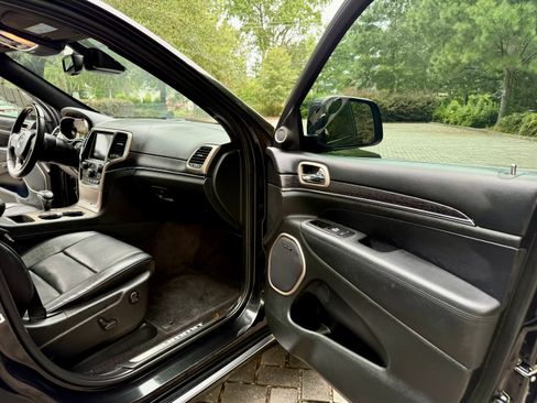 Used 2015 Jeep Grand Cherokee Summit w/ Platinum Series Group RWD image 23