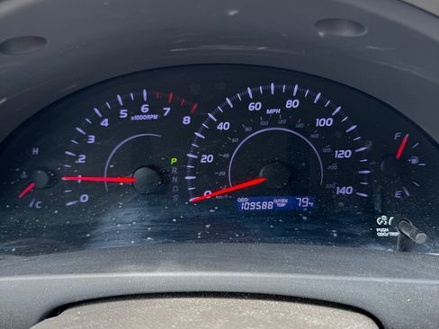 Used 2011 Toyota Camry LE FWD image 12