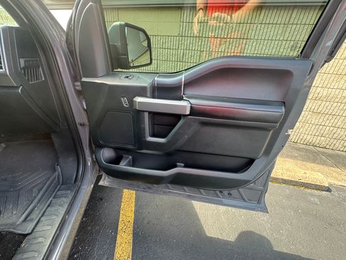 Used 2018 Ford F150 XLT w/ Equipment Group 302A Luxury AWD/4WD image 14