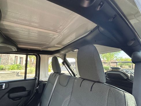 Used 2024 Jeep Wrangler Unlimited Sport AWD/4WD image 8