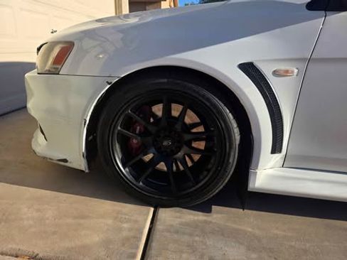 Used 2010 Mitsubishi Lancer Evolution GSR image 8