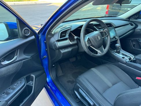 Used 2018 Honda Civic EX image 5