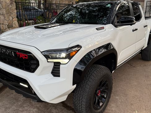 Used 2025 Toyota Tacoma TRD Pro image 2