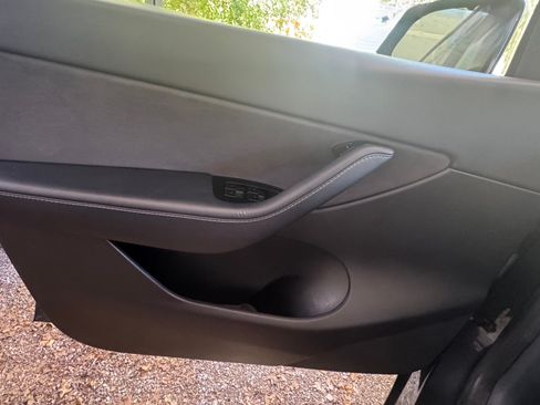 Used 2020 Tesla Model Y Long Range AWD/4WD image 14