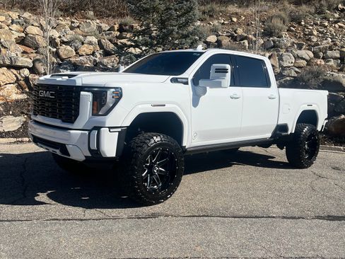 Used 2024 GMC Sierra 3500 Denali Ultimate image 1