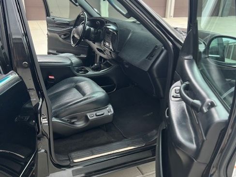 Used 2002 Lincoln Blackwood image 8