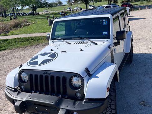 Used 2018 Jeep Wrangler Unlimited Sport image 8