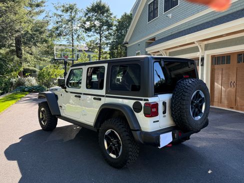 Used 2021 Jeep Wrangler Unlimited Rubicon w/ Dual Top Group AWD/4WD image 9