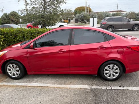 Used 2017 Hyundai Accent SE image 1