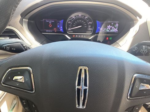 Used 2013 Lincoln MKZ Hybrid FWD image 9
