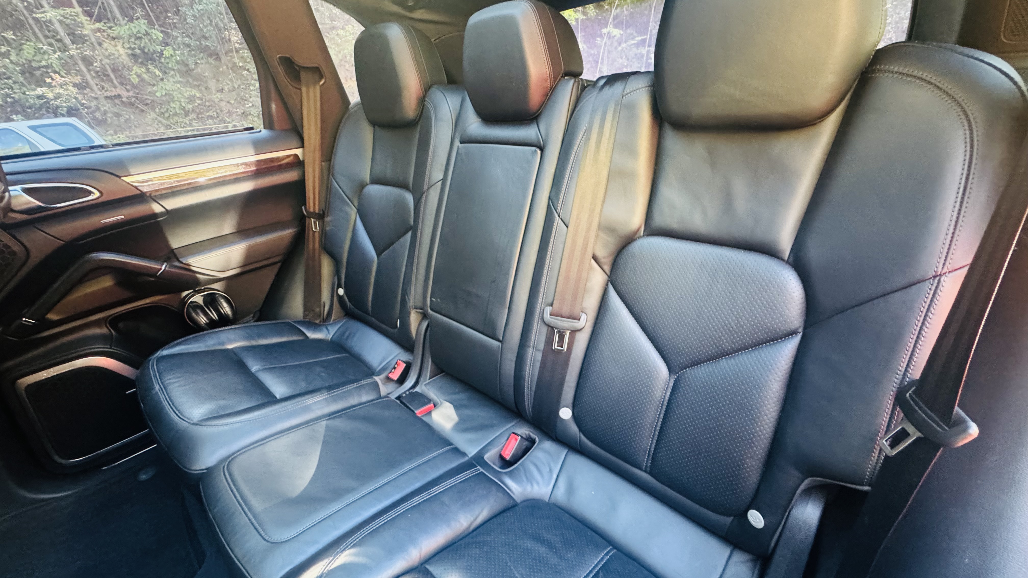 Used 2012 Porsche Cayenne S w/ Premium Pkg Plus AWD/4WD image 23