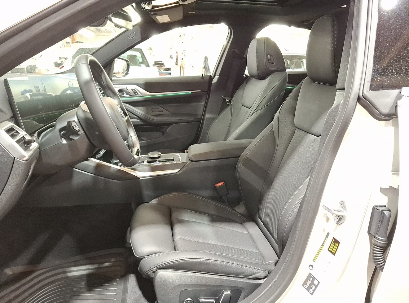 Used 2025 BMW i4 xDrive40i w/ Premium Package AWD/4WD image 10