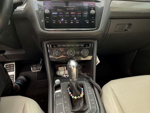 Used 2019 Volkswagen Tiguan SEL Premium R-Line image 6
