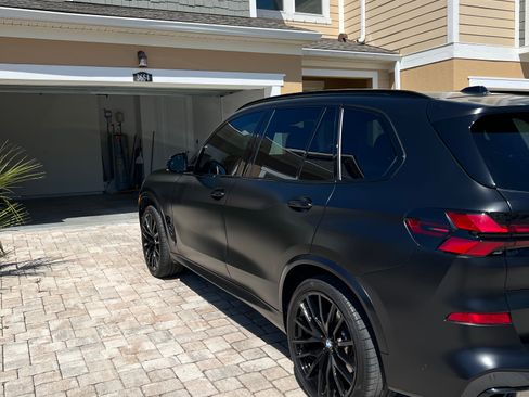 Used 2025 BMW X5 sDrive40i w/ M Sport Package image 2