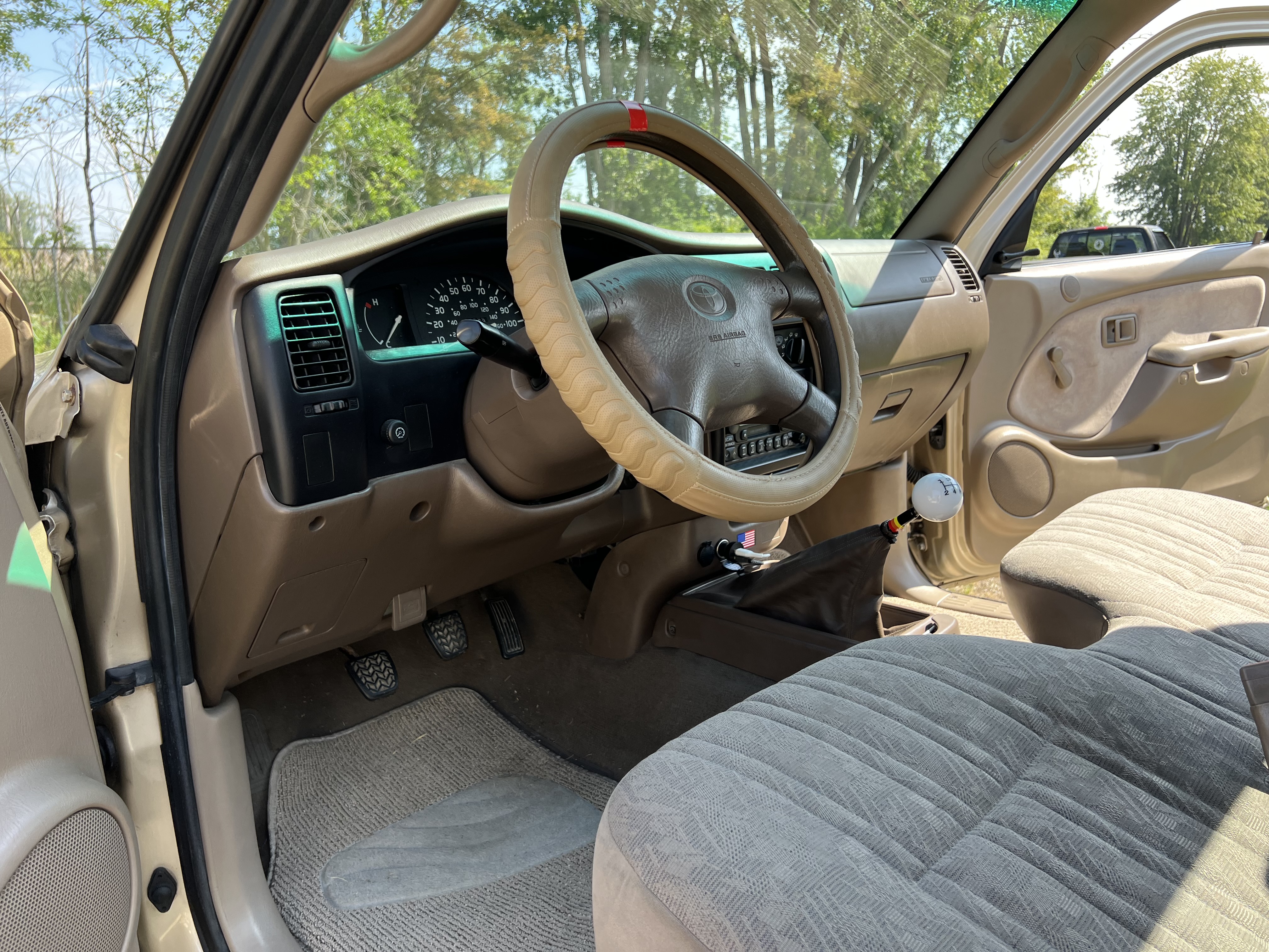 Used 2002 Toyota Tacoma 2WD Regular Cab w/ Enhancement Pkg image 15