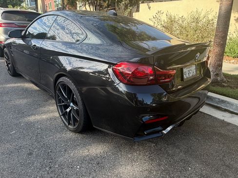 Used 2019 BMW M4 CS RWD image 4