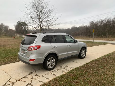 Used 2010 Hyundai Santa Fe SE image 5