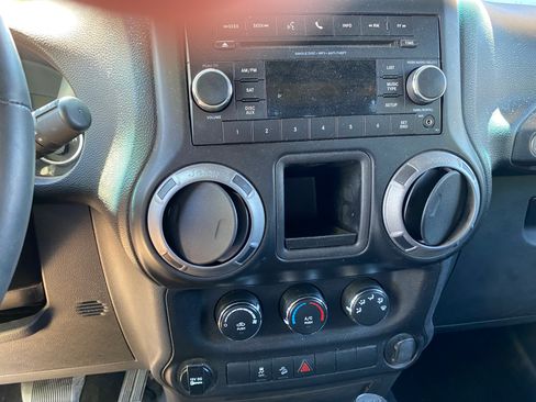 Used 2013 Jeep Wrangler Sport w/ Connectivity Group AWD/4WD image 6