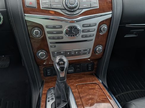 Used 2018 INFINITI QX80 Sport Utility 4D w/ All Season Package image 11