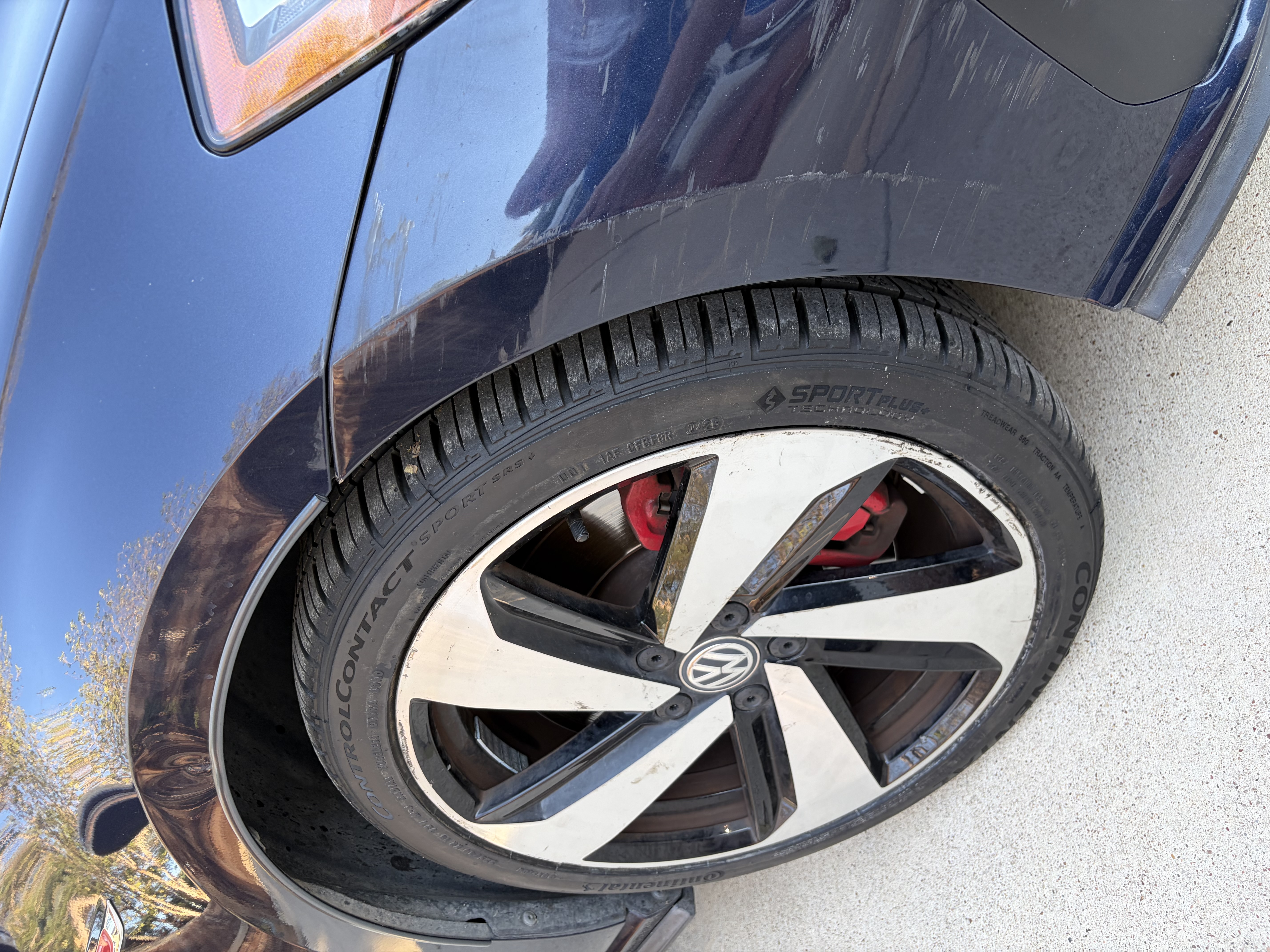 Used 2018 Volkswagen GTI SE w/ SE Leather Package FWD image 4