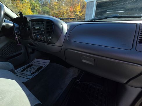 Used 2004 Ford F150 Lightning image 26