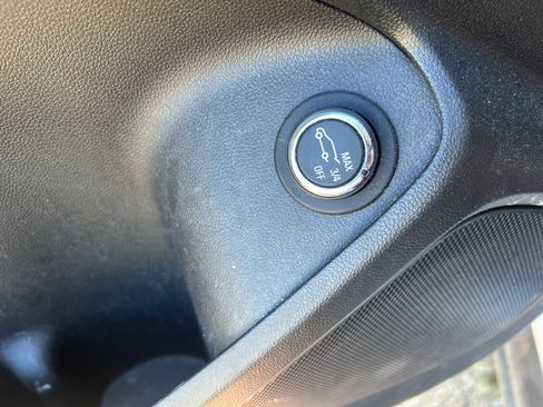 Used 2021 Chevrolet TrailBlazer LT w/ Sun and Liftgate Package image 19