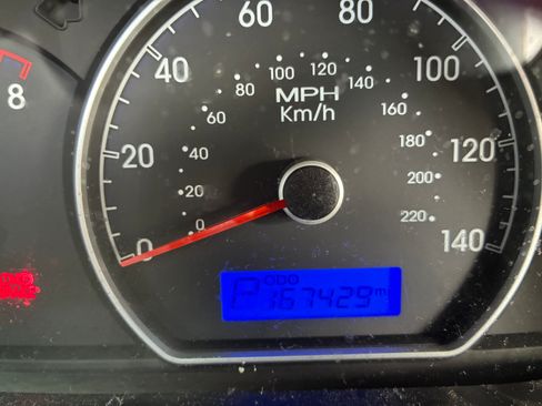 Used 2010 Hyundai Elantra GLS FWD image 1