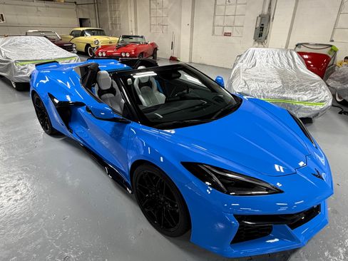 Used 2024 Chevrolet Corvette Z06 RWD image 2
