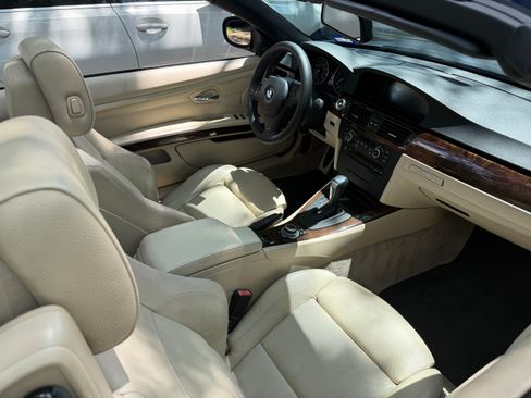 Used 2011 BMW 335i Convertible RWD image 12