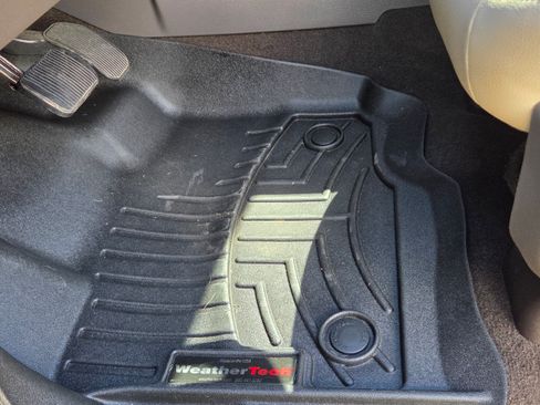 Used 2021 Ford Expedition Limited image 14