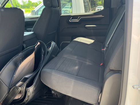 Used 2022 Chevrolet Silverado 1500 LT AWD/4WD image 8